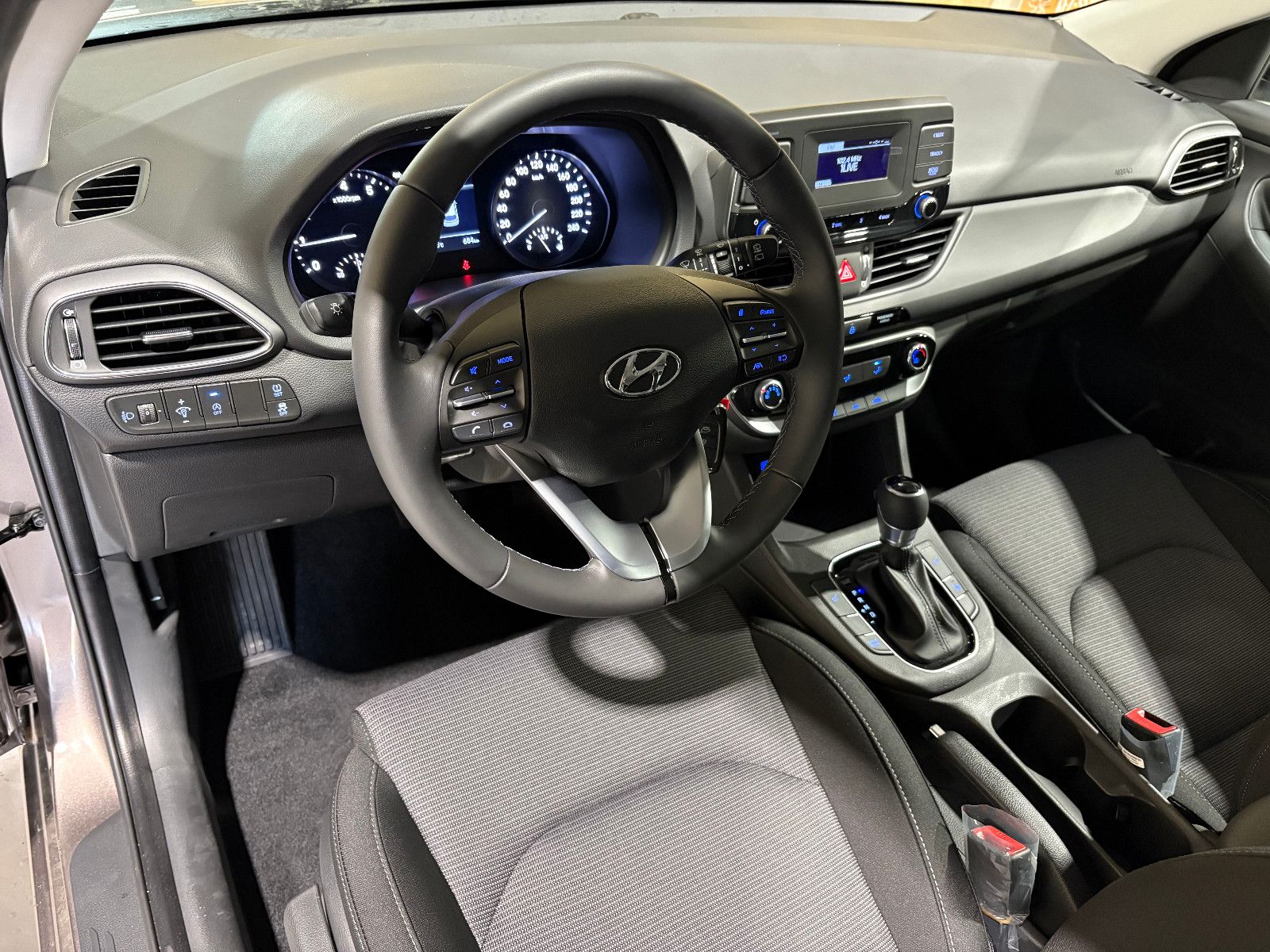 Fahrzeugabbildung Hyundai i30 Select Mild-Hybrid/PDC/DAB/SHZ/KLIMA/TEMPOMA