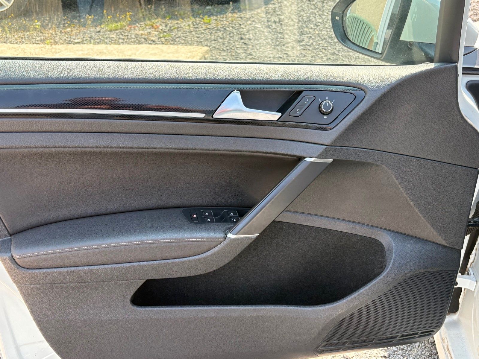 Fahrzeugabbildung Volkswagen Golf VII 2.0 TDI HIGHLINE Navi Xenon Leder SPORT