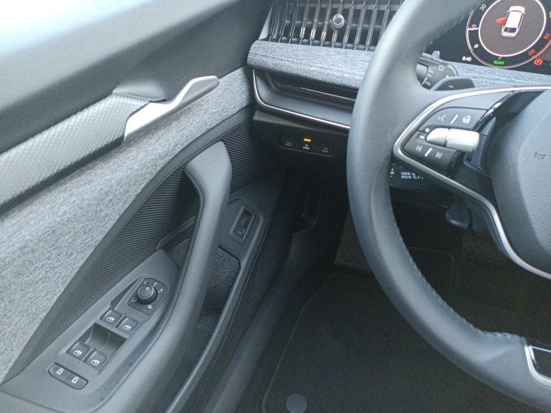Fahrzeugabbildung SKODA Superb Combi 1.5 TSI mHEV Selection DSG  ASSISTE