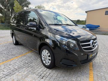 Mercedes V 220 - 2