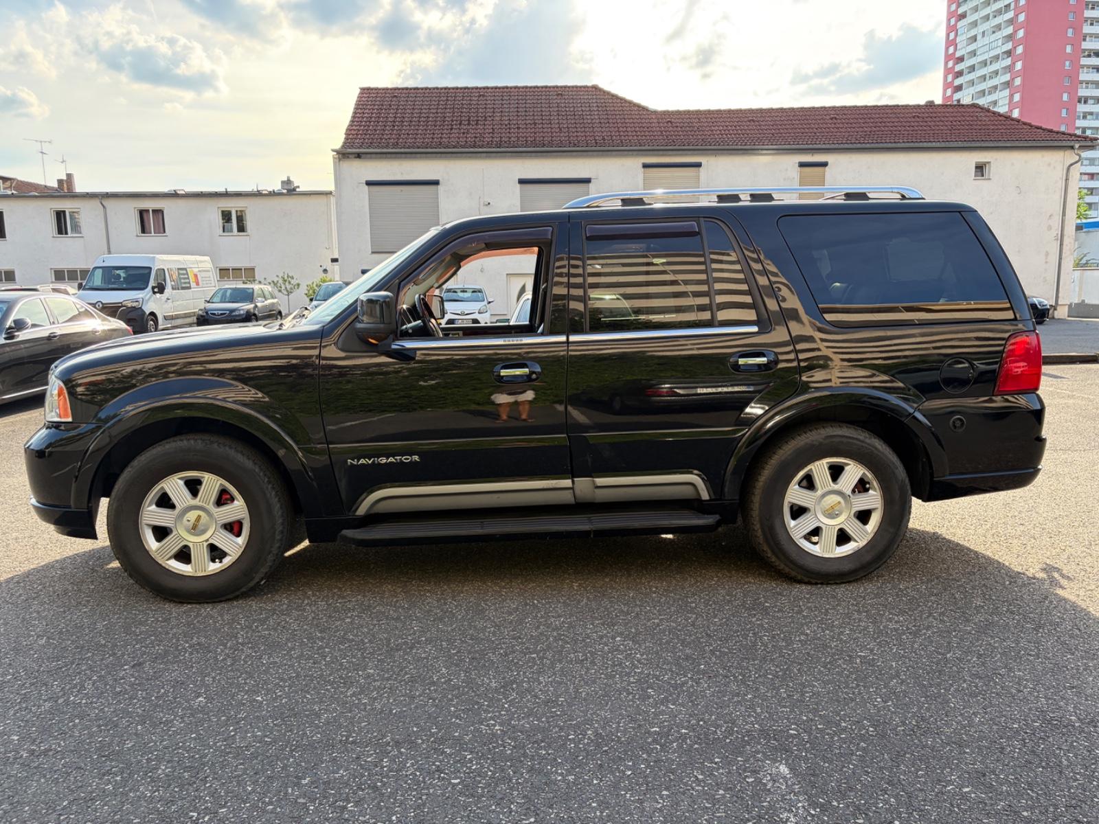 Lincoln Navigator 5.4L V8 7Sitzer