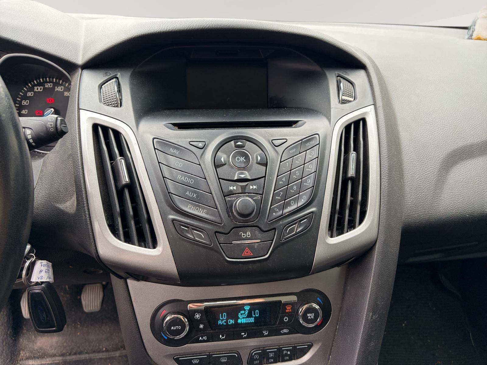 Ford Focus 2013 — photo 26