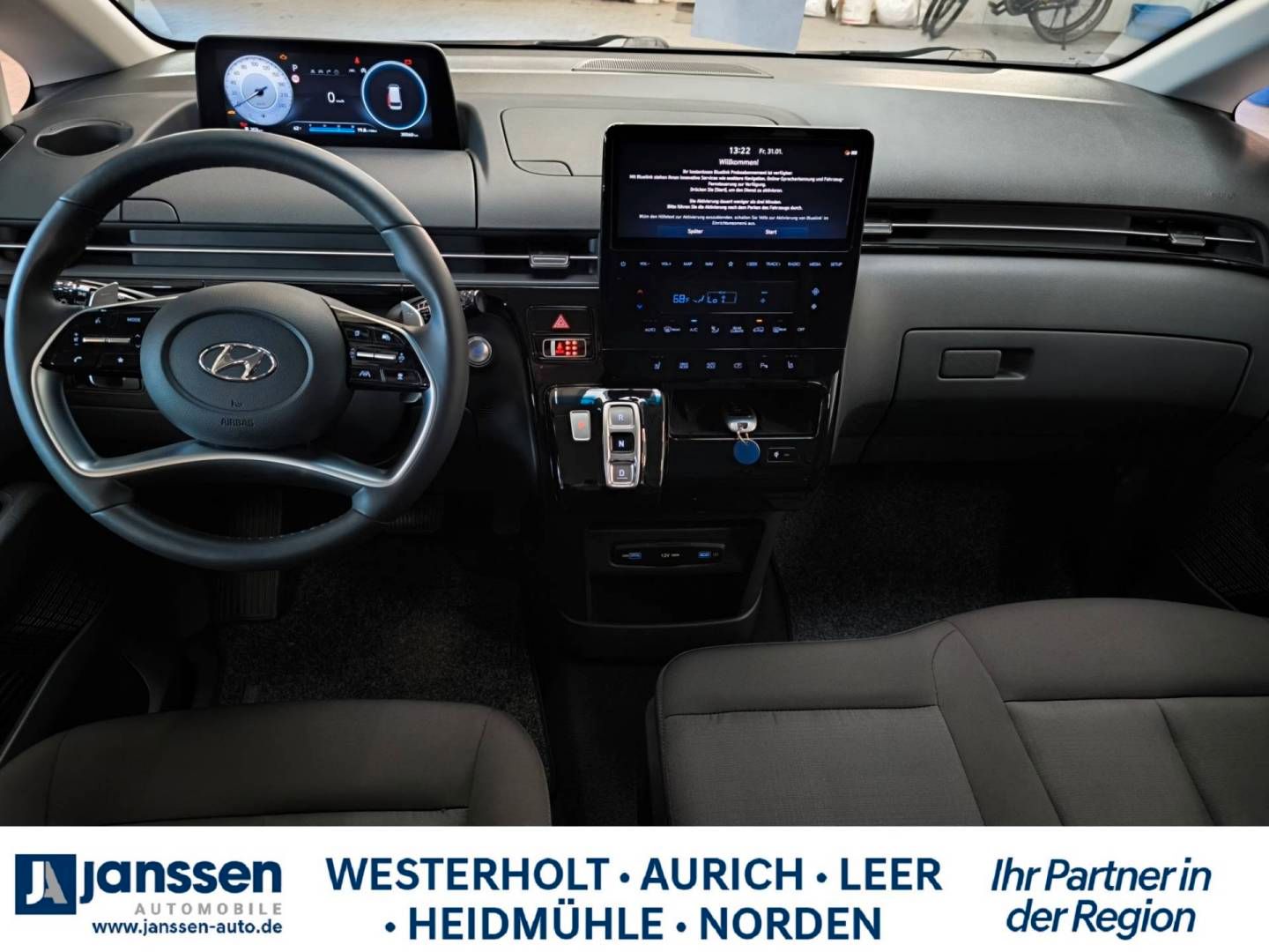 Fahrzeugabbildung Hyundai STARIA 9-Sitzer TREND/Automatik/PDC/Navi/Rückfah