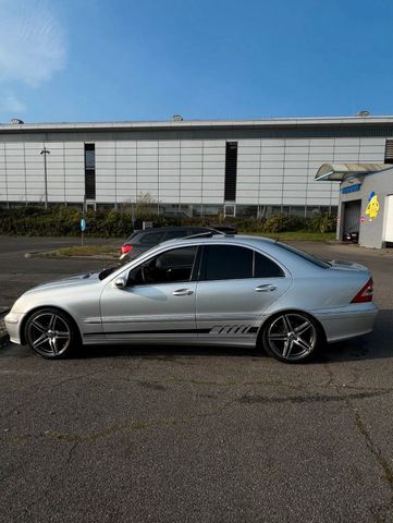 Mercedes-Benz Mercedes Benz C 200 (2007) Top gepflegt - ...