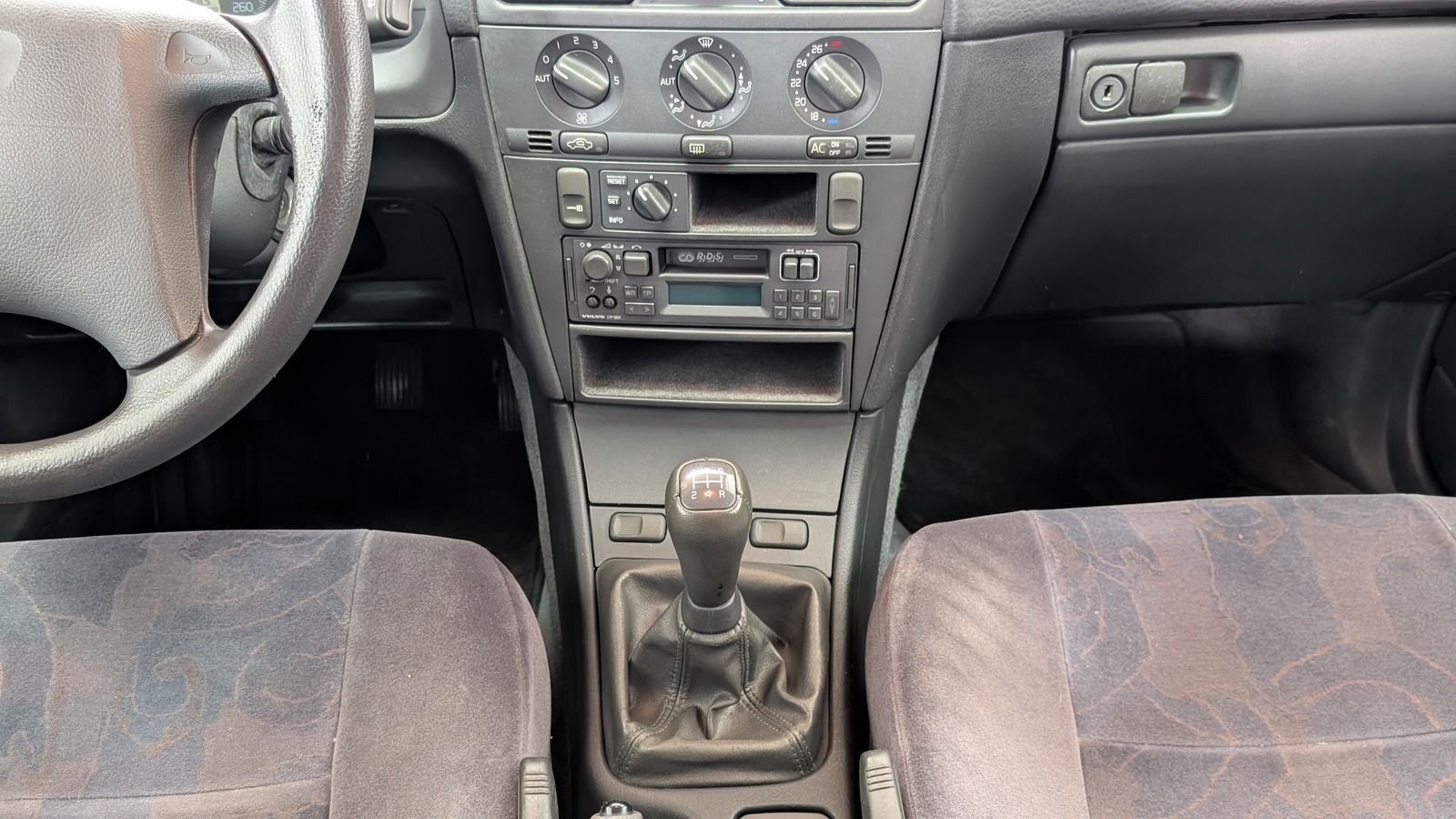 Fahrzeugabbildung Volvo V40 2.0T