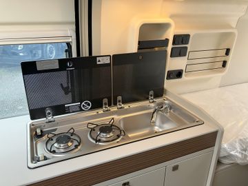 Westfalia Columbus 640 E 140PS 8G Premium Zusatzbett LED