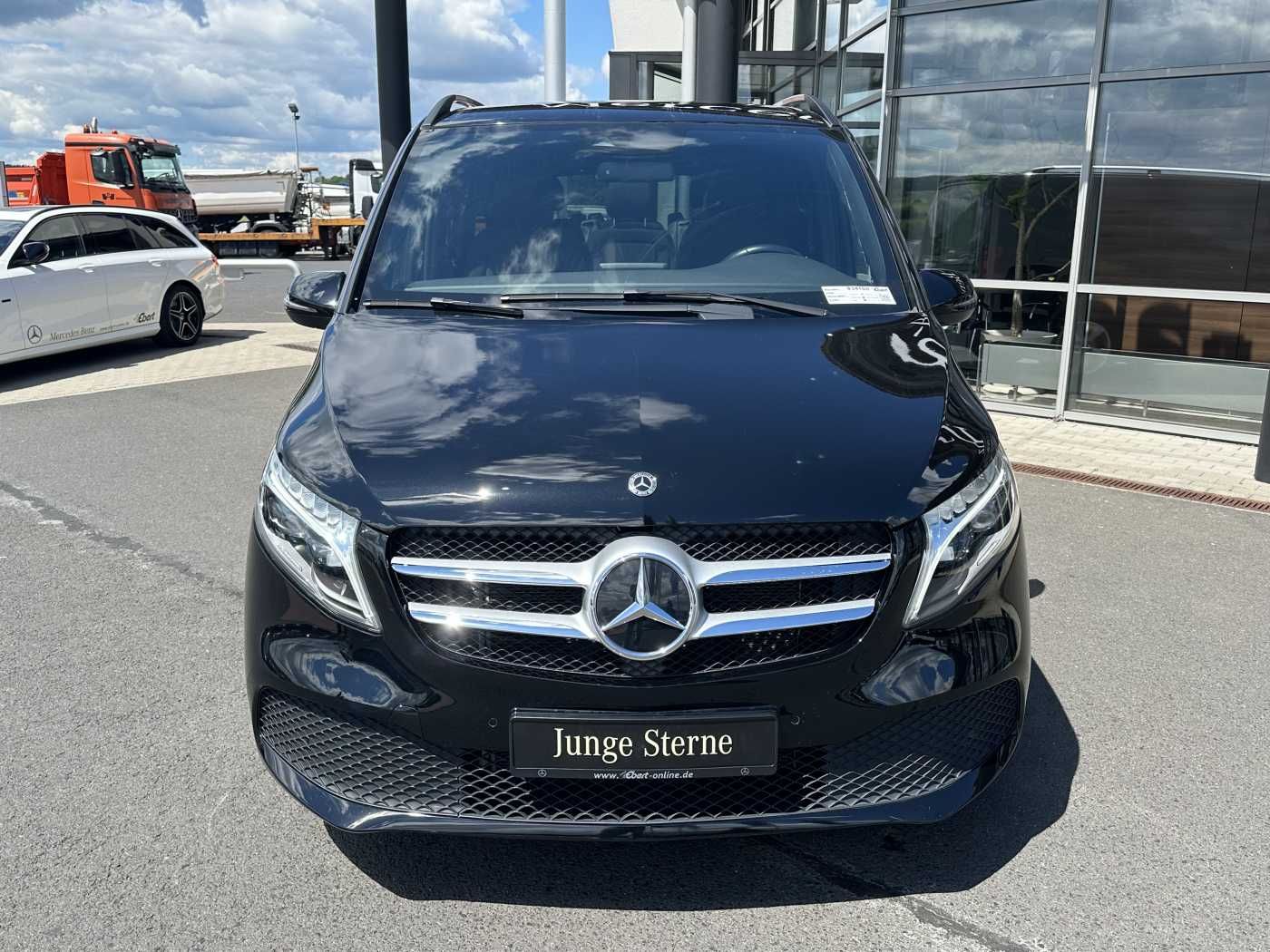 Fahrzeugabbildung Mercedes-Benz V 250 d EDITION ILS Panorama Kamera 8Sitze