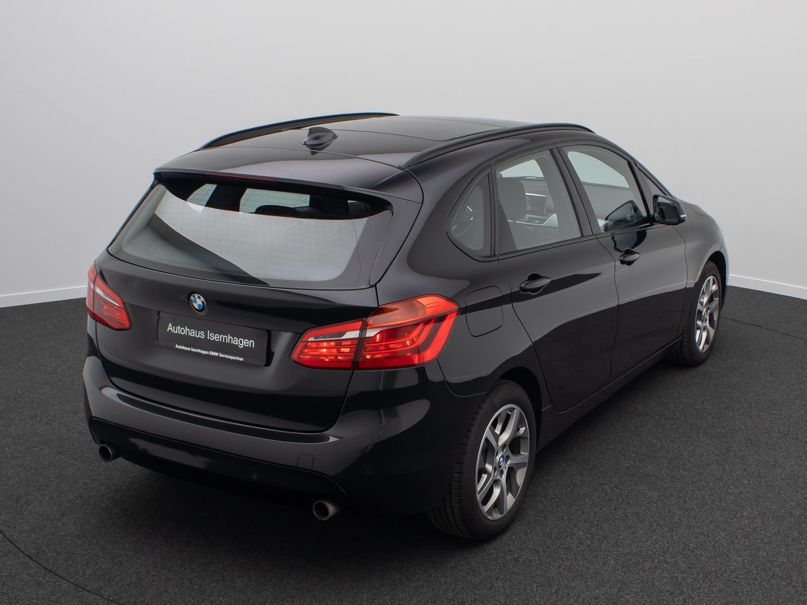 Fahrzeugabbildung BMW 220d Active Tourer HUD NaviPlus H/K Panorama DAB