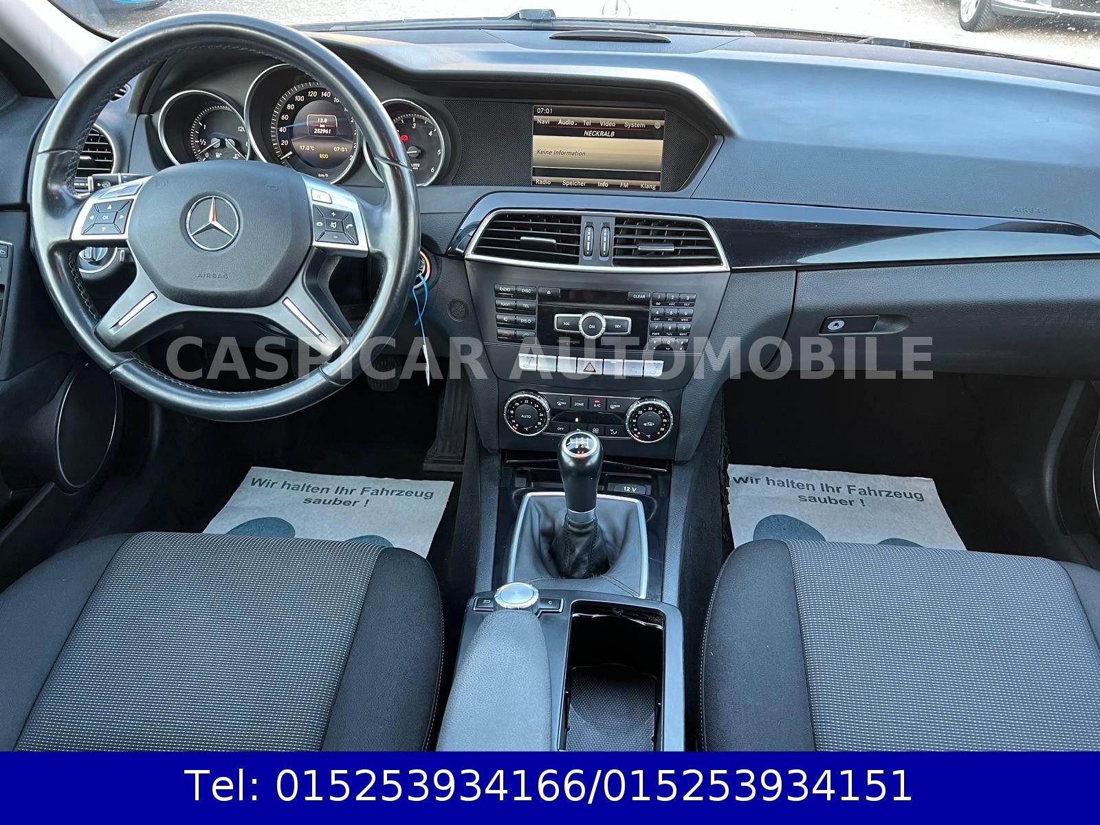 Mercedes-Benz C200 2015 — photo 17