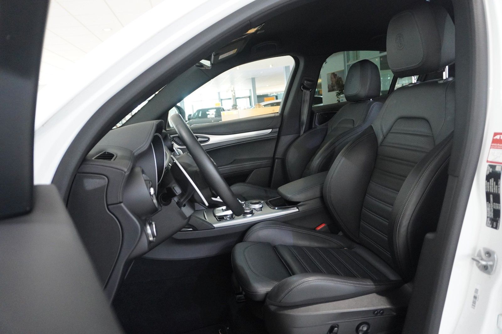 Fahrzeugabbildung Alfa Romeo Stelvio 2.2D VELOCE Q4 NAVI/LED/KAMERA/MATRIX/SH
