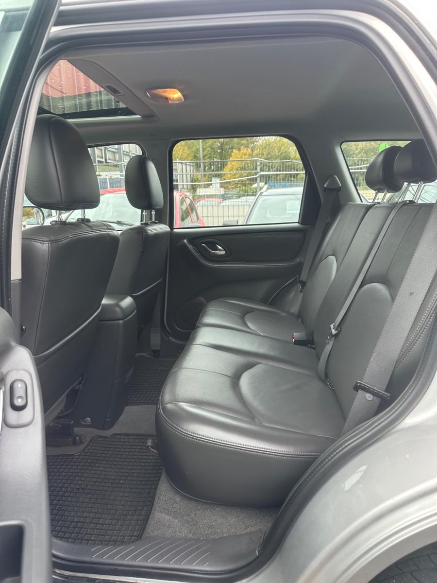 Mazda Tribute 2005 — photo 9