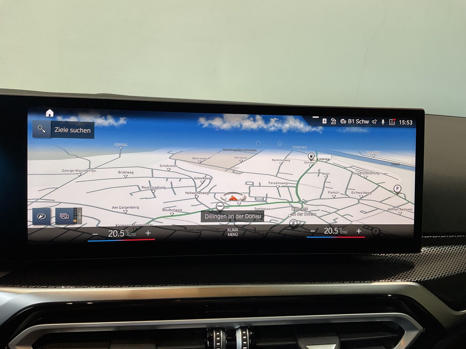 Fahrzeugabbildung BMW 220i | M Sportpaket | Sitzverstellung elektrisch