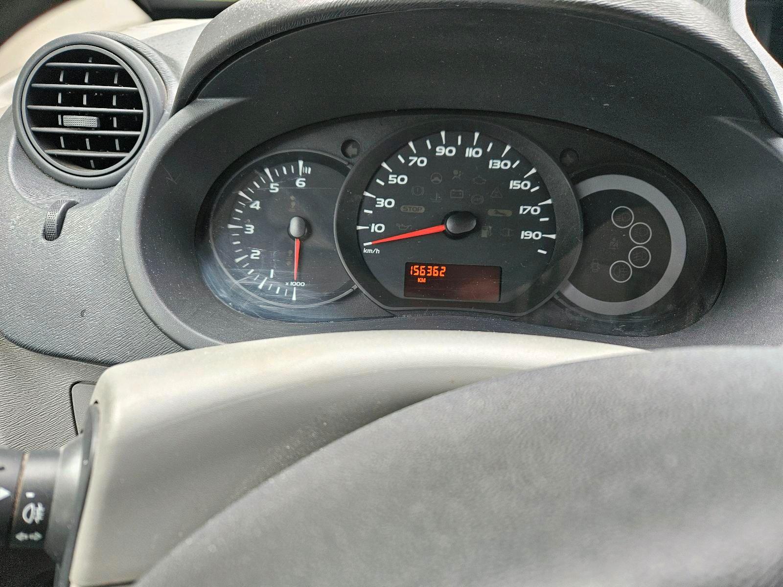 Renault Trafic 2010 — photo 13