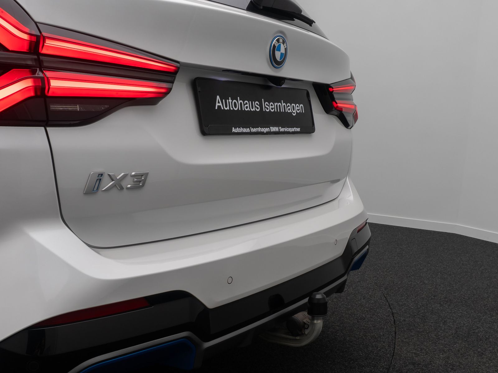 Fahrzeugabbildung BMW iX3 Impressive ACC 360°HUD AHK DAB Panorama H/K