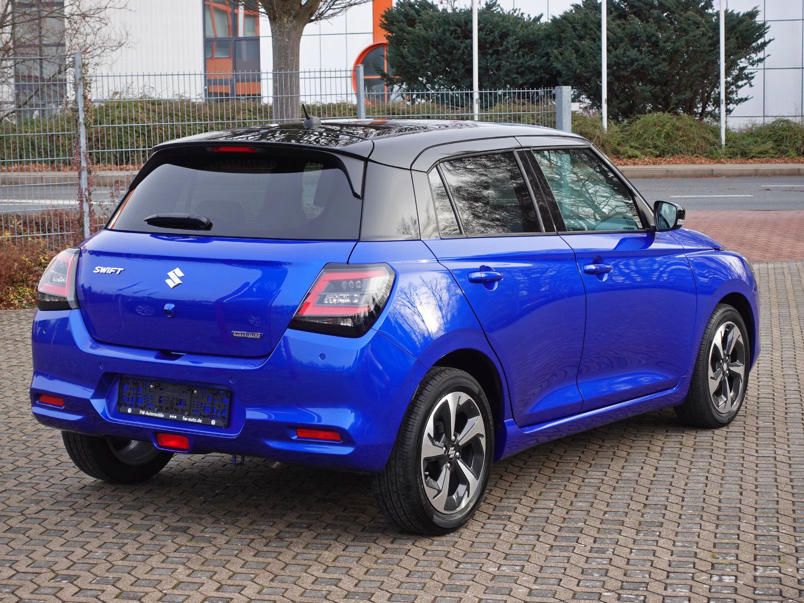 Fahrzeugabbildung Suzuki Swift 1.2 Comfort+ I.Hand Navi ACC Blind Spot