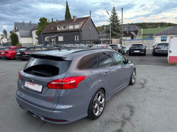 Ford Focus - 8