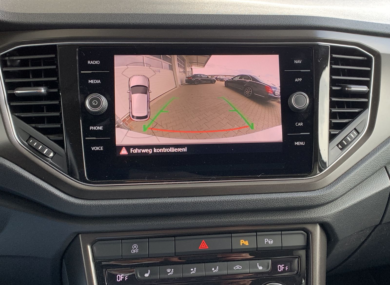 Fahrzeugabbildung Volkswagen T-Roc 2.0 TDI*Style*Leder*LED*STHZ*ACC*Side*Cam*