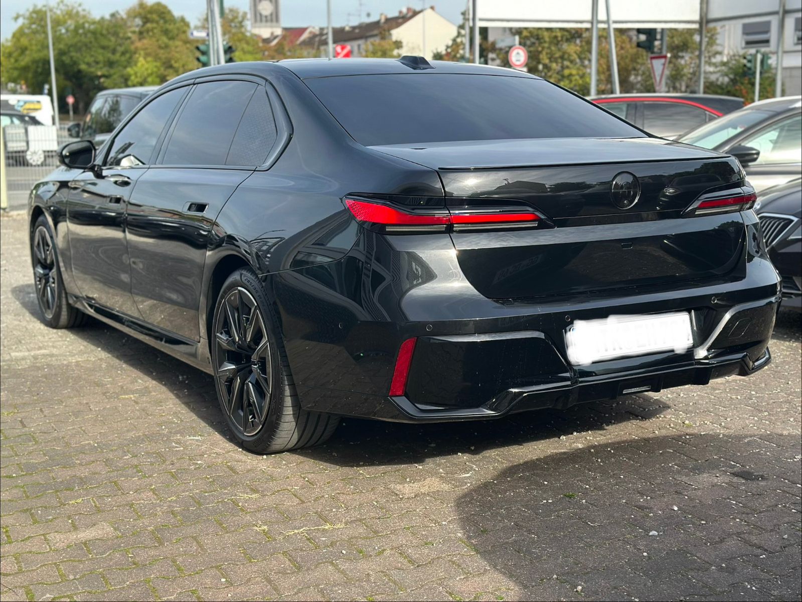Fahrzeugabbildung BMW 740d LANG xDRIVE M SPORTPAKET*VOLL*