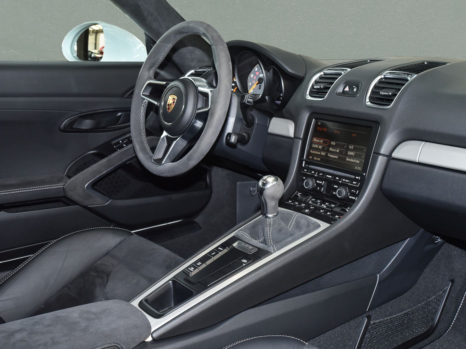 Fahrzeugabbildung Porsche Cayman GT4 - Heckflügel | Tempomat
