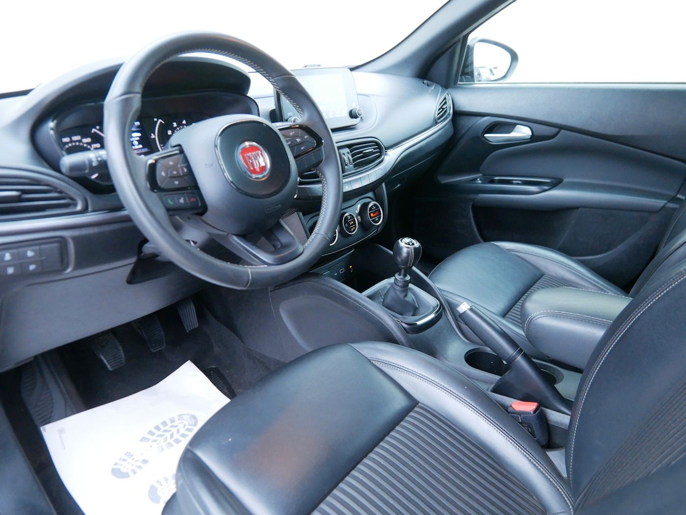 Fahrzeugabbildung Fiat Tipo Kombi 1.4 T-Jet S-Design Kamera NAVI SHZ AL