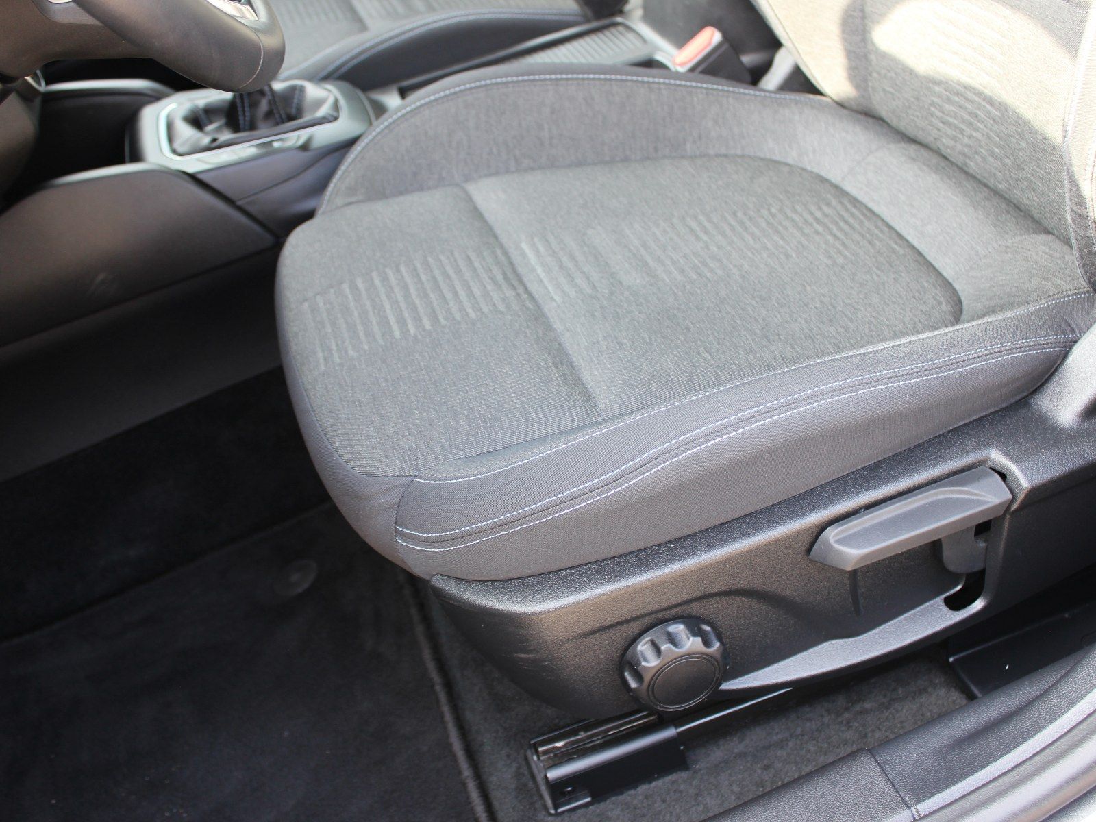Fahrzeugabbildung Ford Focus Active 1,0 EcoBoost Start/Stopp
