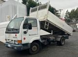 Nissan Cabstar E 110.35 3.0 Tdi con cassone riba - Nissan aus 2001