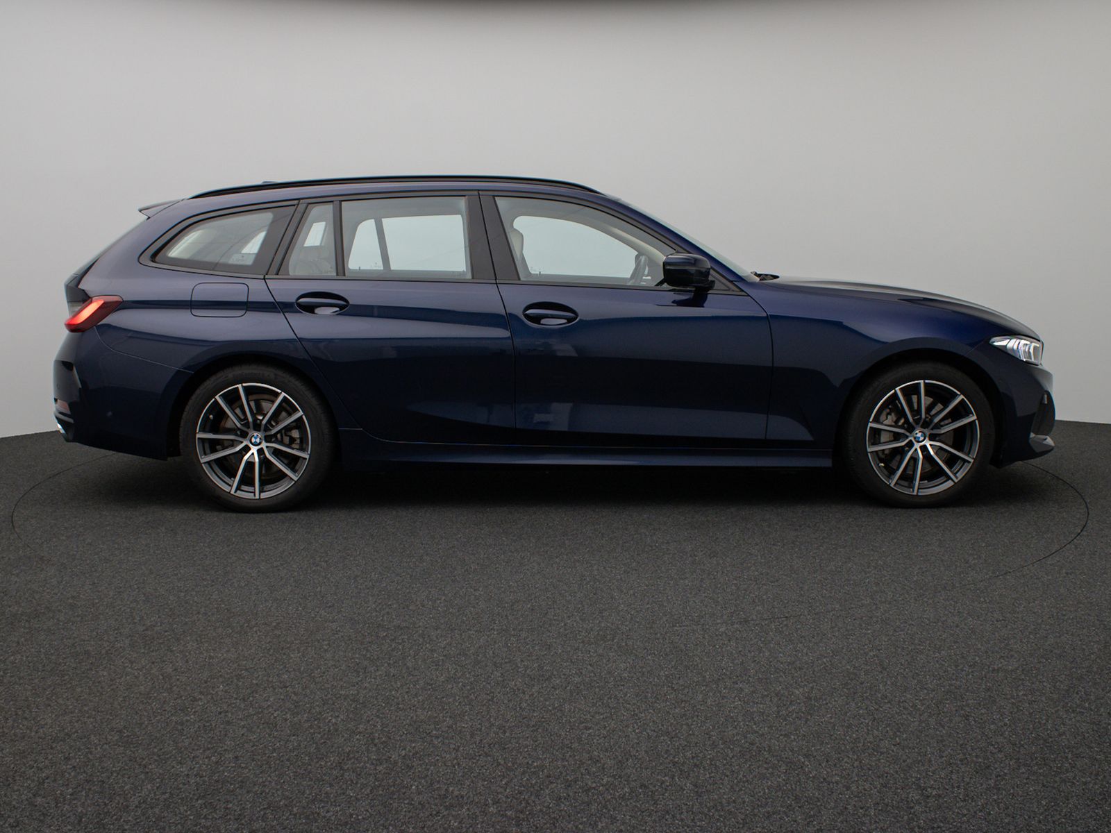 Fahrzeugabbildung BMW 330i xD Kamera DAB HiFi Leder Sportsitz Komfort