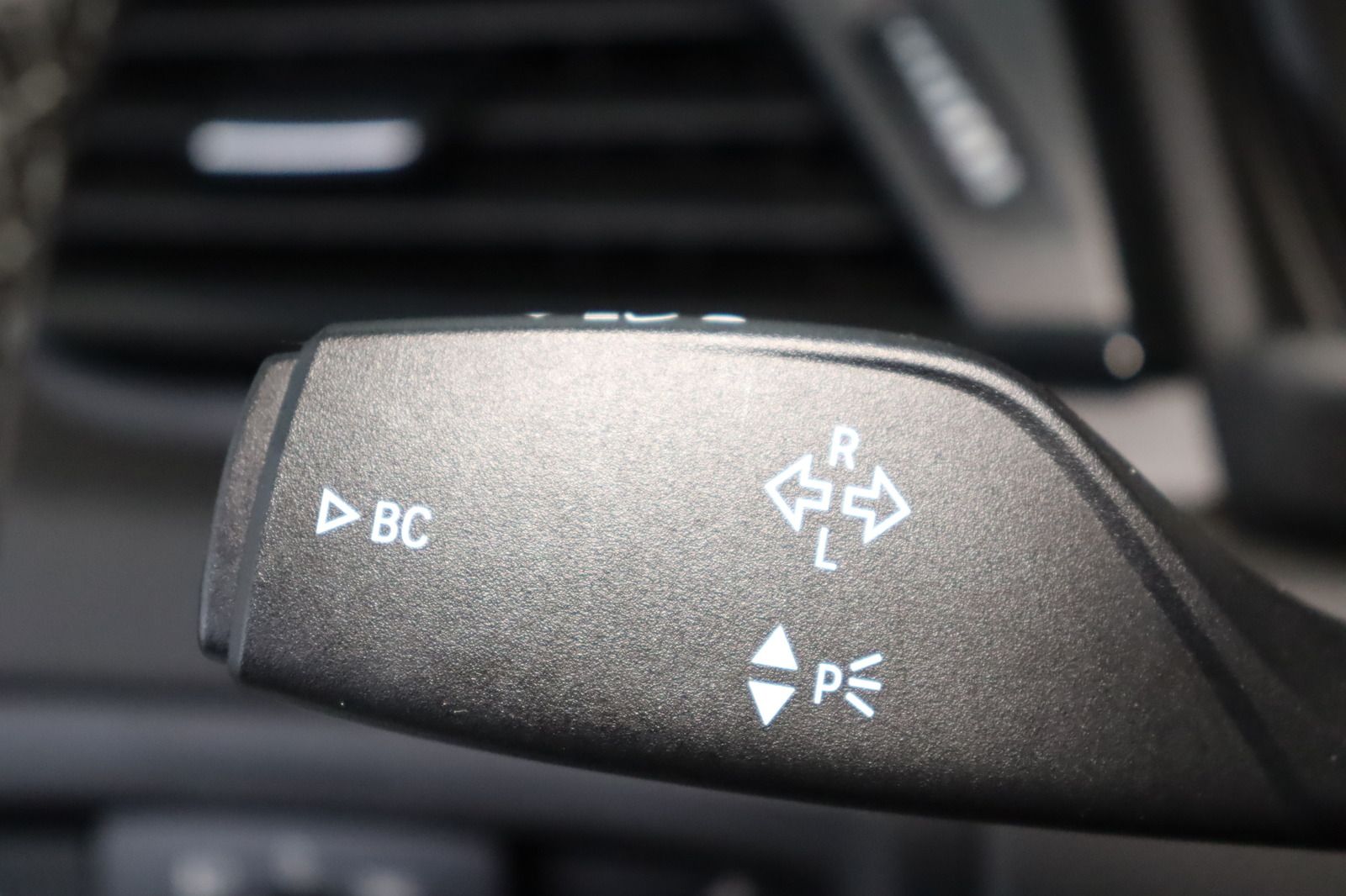 Fahrzeugabbildung BMW 218 i Active Tourer LED * Navi * PDC * Sitzhzg.