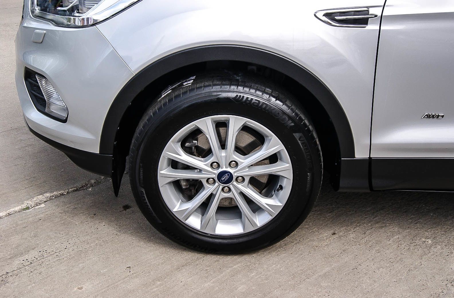 Fahrzeugabbildung Ford Kuga 1.5 Aut Titanium XENON NAVIGATION PDC 1HAND