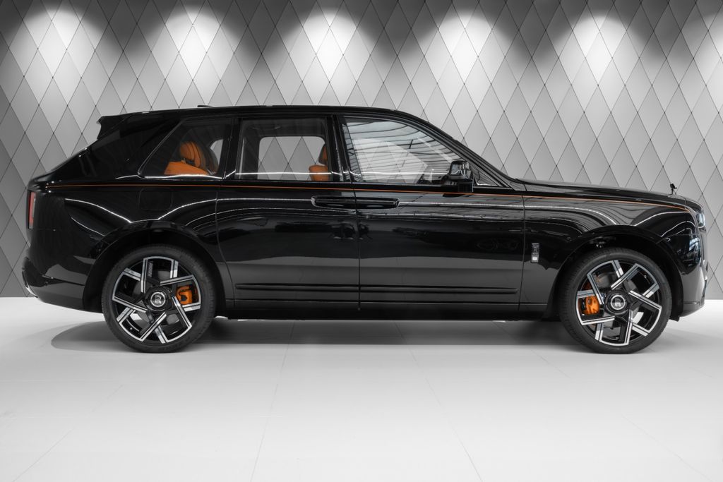 Cullinan BLACK BADGE 2026 BLACK/ORANGE 4 SEATS - Bild 3