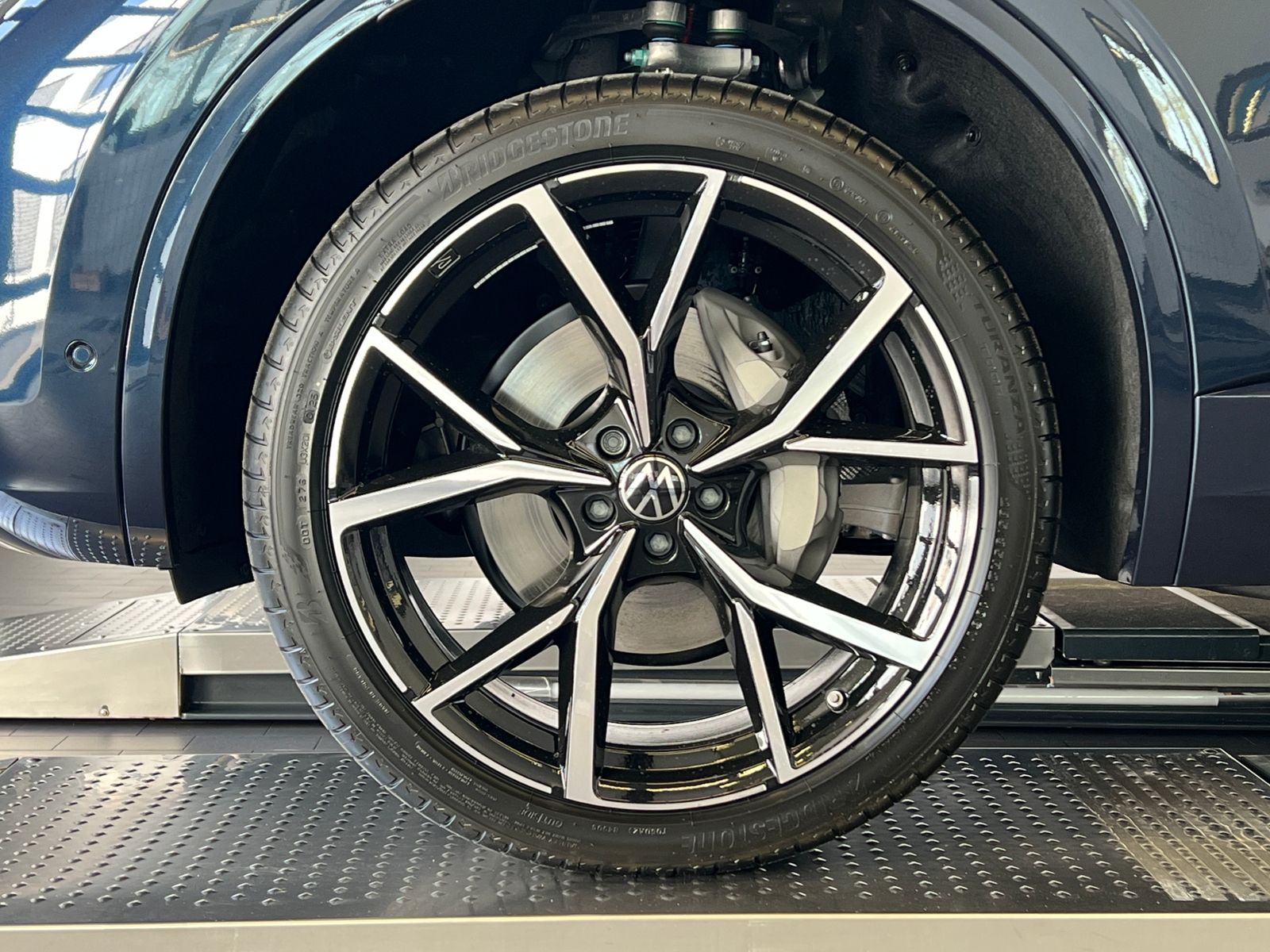 Fahrzeugabbildung Volkswagen Touareg R-Line 3.0 V6 TDI 4MOTION *AHK,LED,Luftf