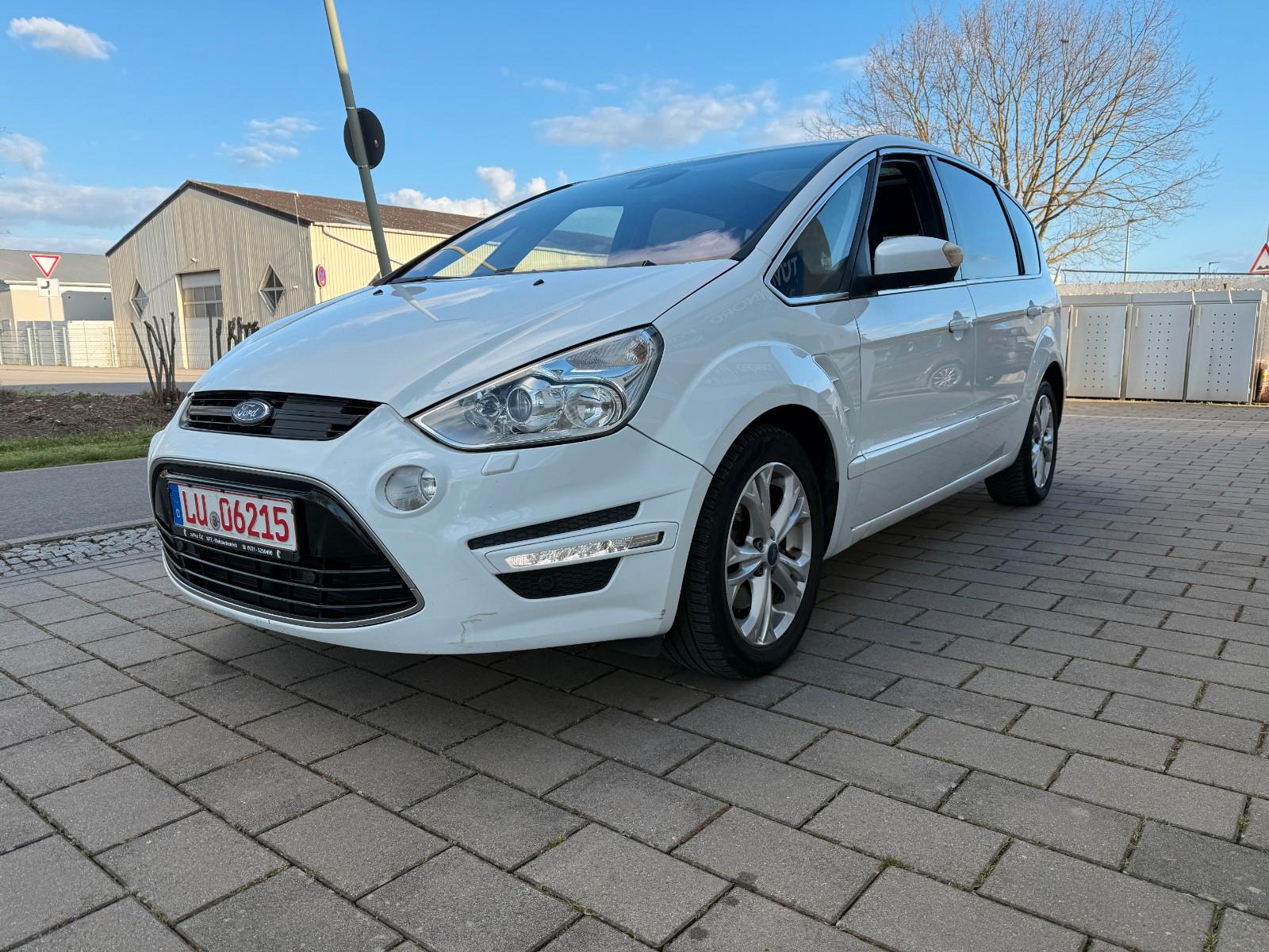 Ford S-Max Titanium