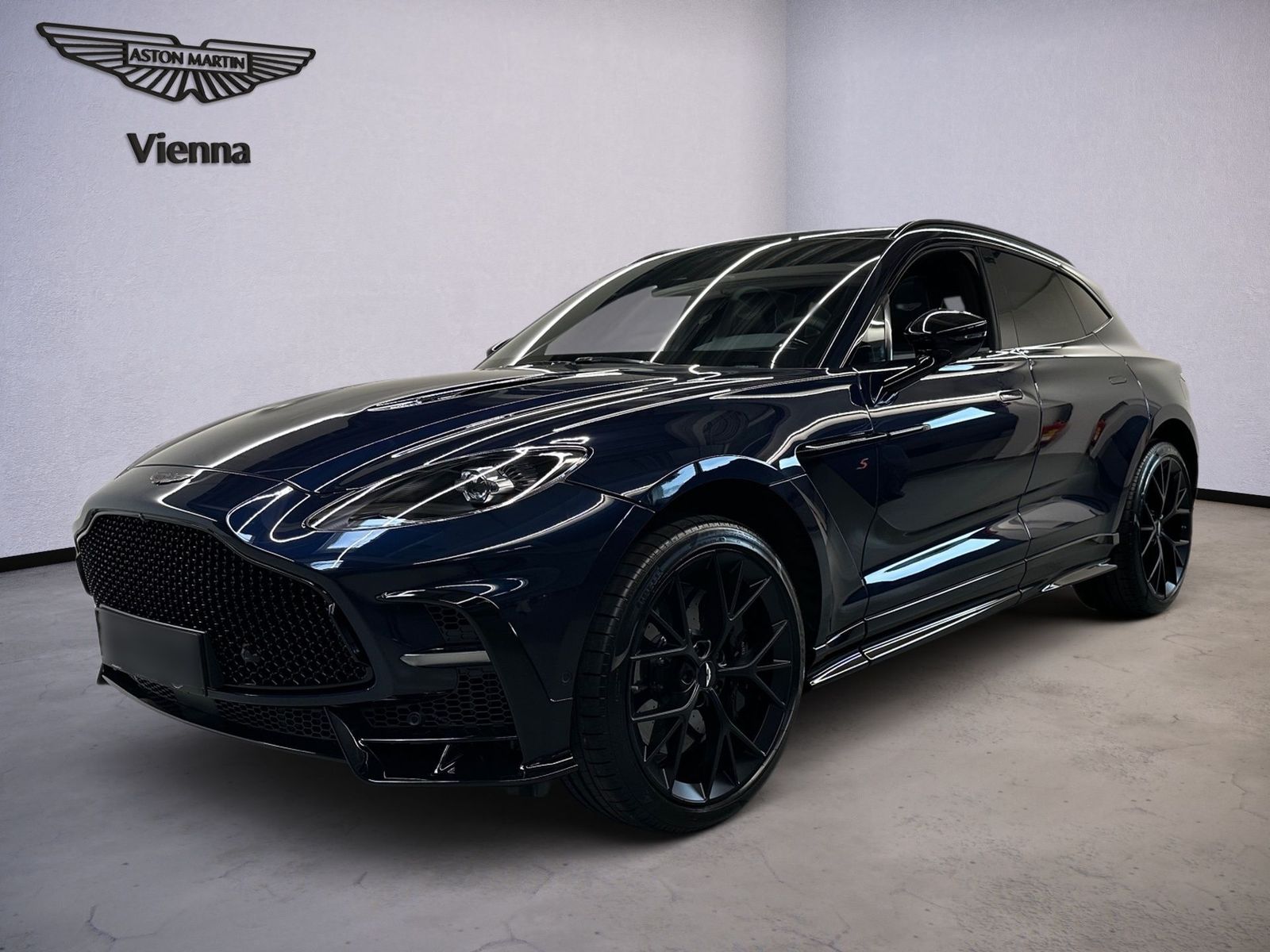 Aston Martin DBX S | Midnight Blue | PANO | 23"