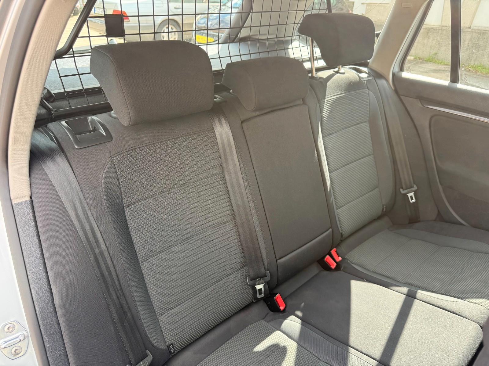 Volkswagen Golf 2010 — photo 12