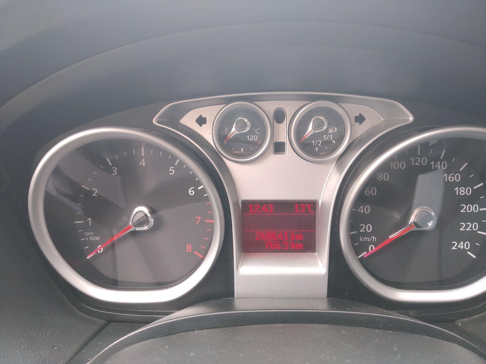 Ford Focus 2011 — photo 13