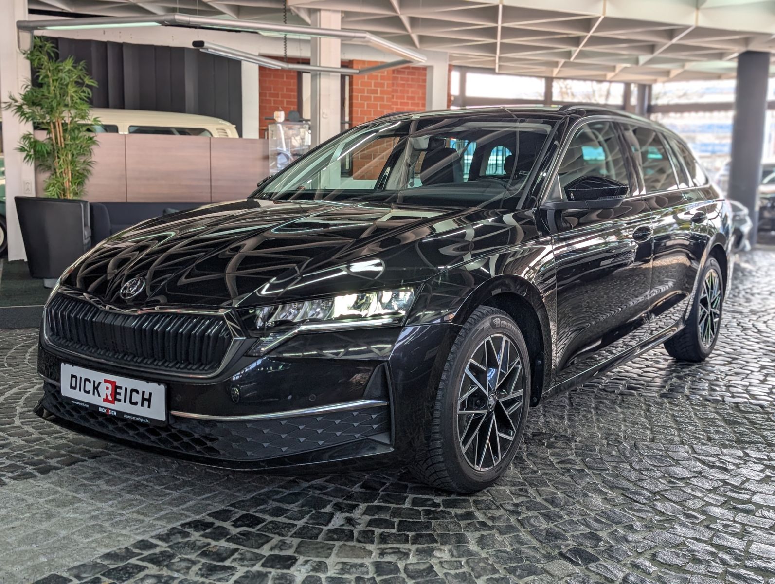 Fahrzeugabbildung SKODA Octavia 1.5 TSI mHEV Style ACC AHK 5J.-Garantie