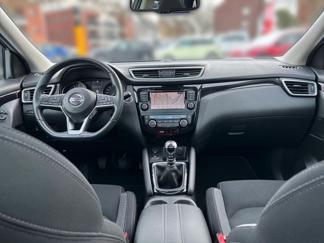 Nissan Qashqai 1,3 Zama AHK Glasdach
