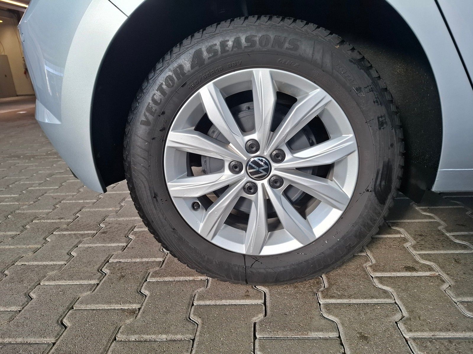 Fahrzeugabbildung Volkswagen Polo Highline 1,0 TSI DSG + Navi+ACC+Kamera+ LED