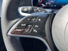 Fahrzeugabbildung Mercedes-Benz E 200 T Avantgarde DISTRONIC TOTWINKEL AHK WIDE