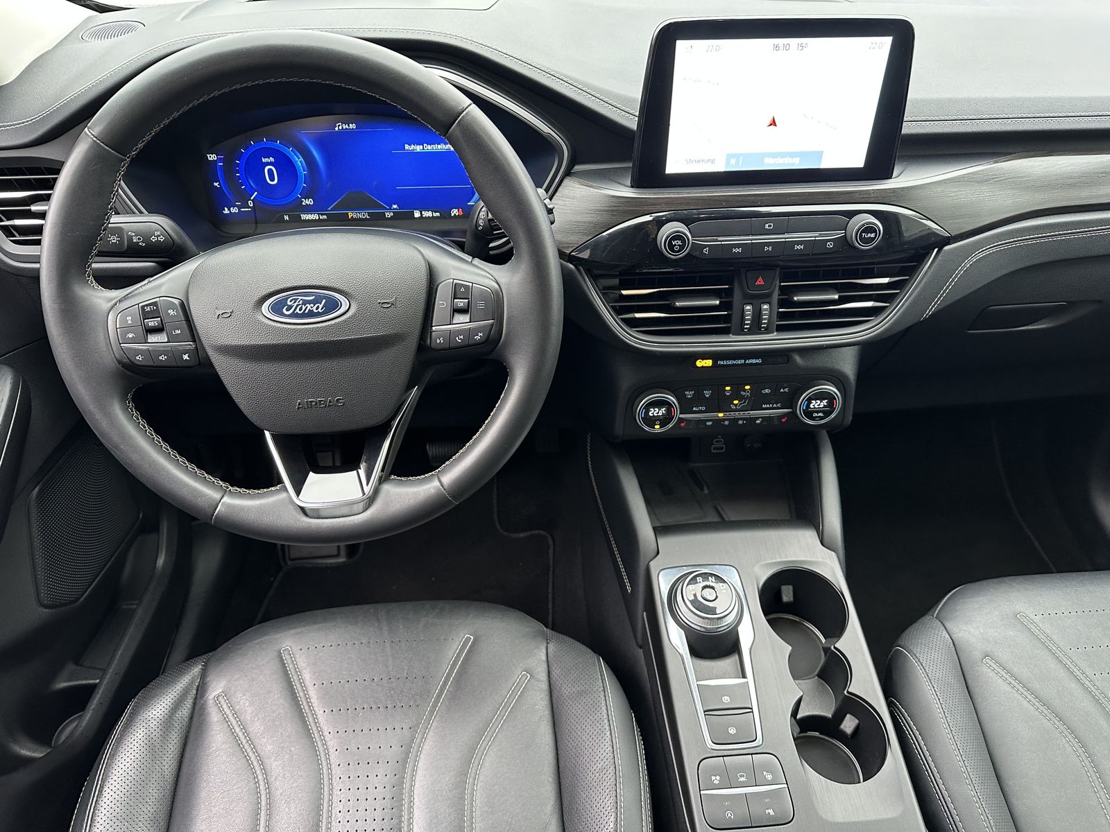 Fahrzeugabbildung Ford Kuga 2.0 EcoBlue 4x4 Vignale NAV+LED+AHK+PANO+VC