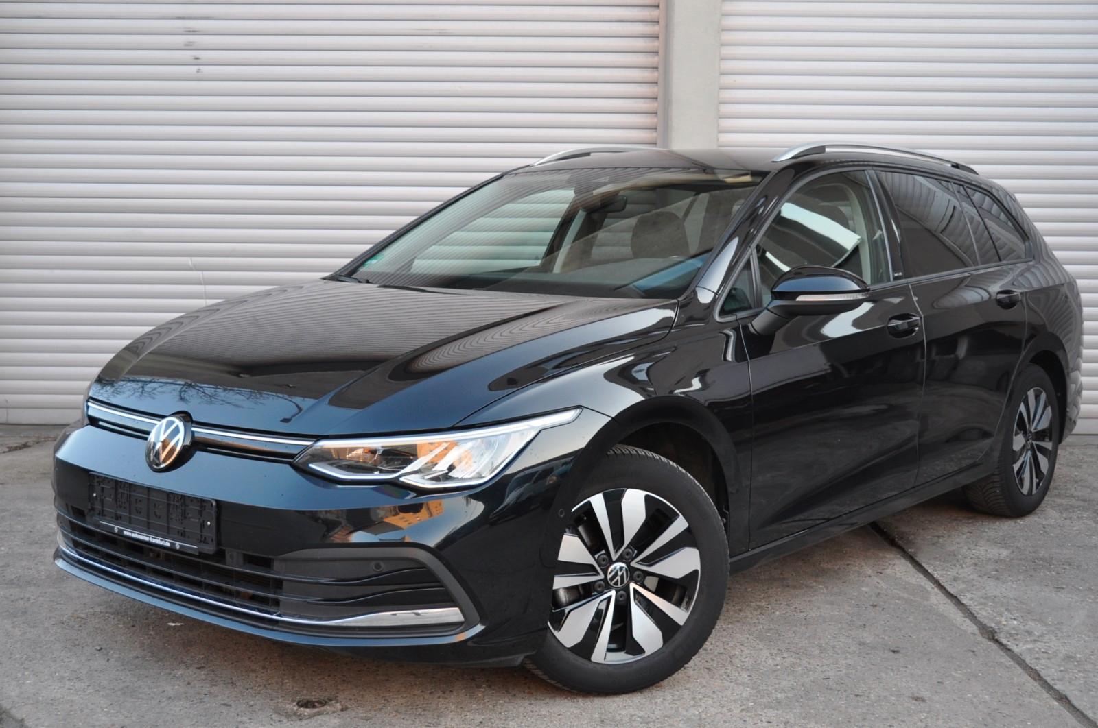 Volkswagen Golf VIII 1,5 tsi Move Var. LED ACC NAVI