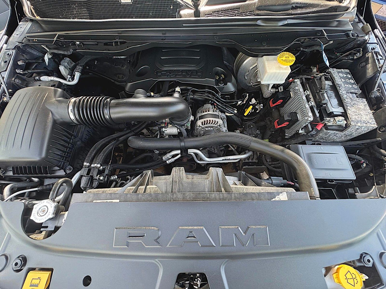 Fahrzeugabbildung Dodge RAM 5.7 V8 HEMI Night Edition 4x4  LPG AXLE LOCK