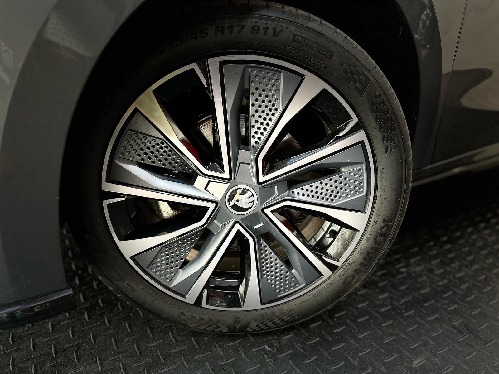 SKODA Fabia 1.0TSI MONTE CARLO LED#ACC#SHZ#LH#CAM#SPUR - Image 9