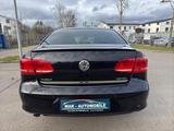 Volkswagen Passat 1.6 TDI Lim. BlueMotion  SHZ PDC KLimaaut - Volkswagen Passat: TDI Bluemotion