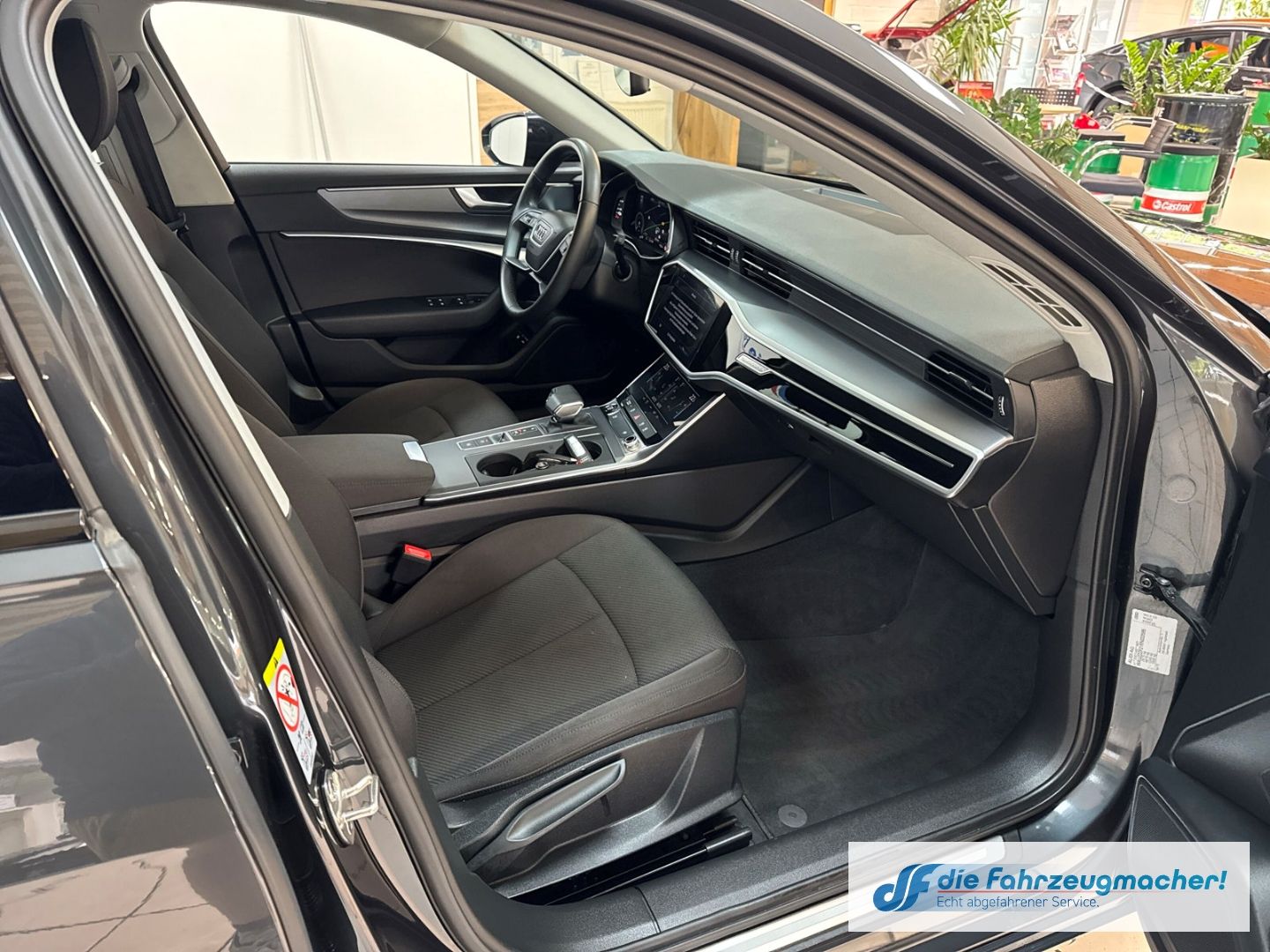 Fahrzeugabbildung Audi A6 Avant 50 TFSI e quattro 2.0 Kamera Digi Cockp