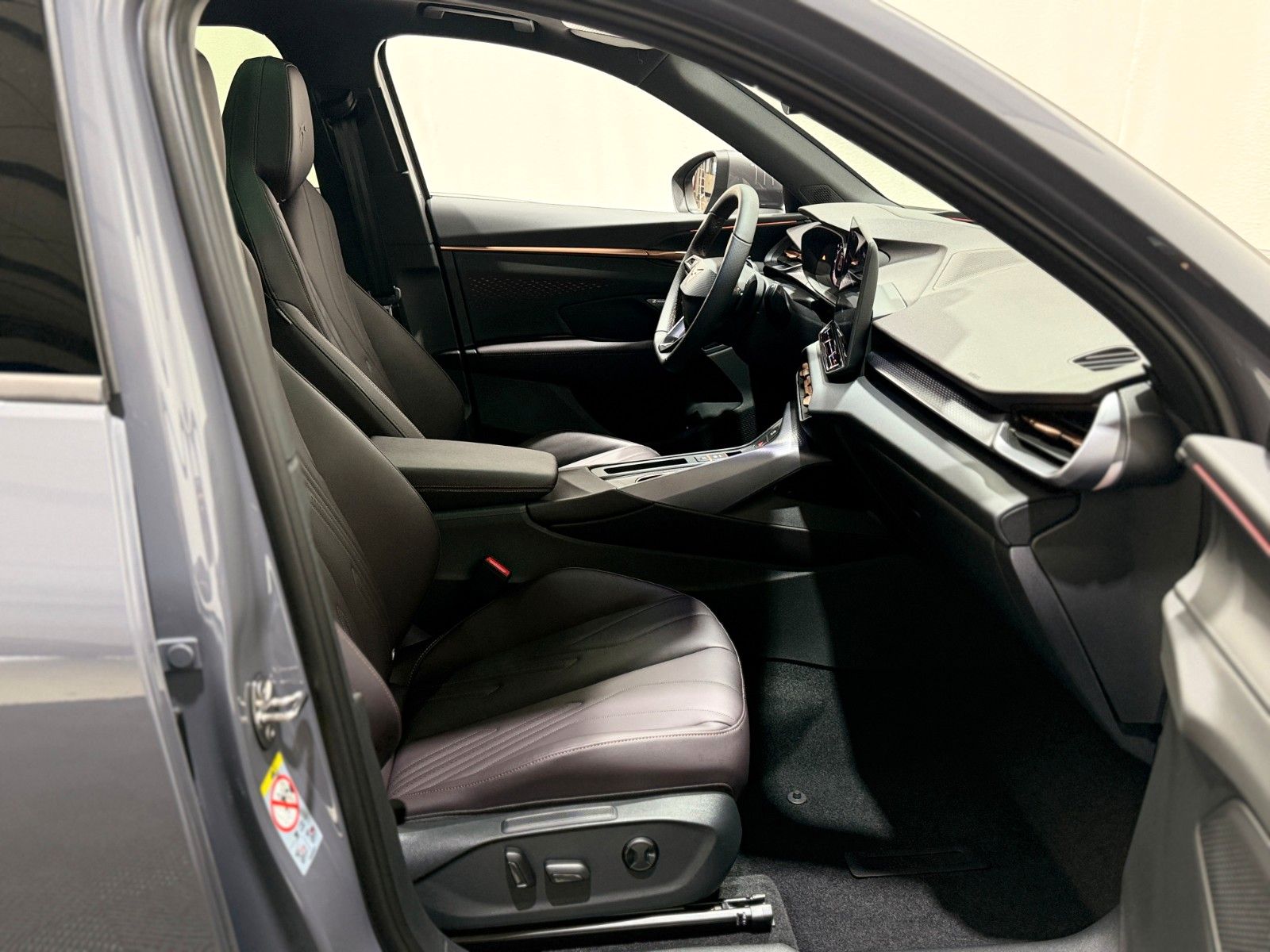 Fahrzeugabbildung CUPRA Terramar 2.0 TSI 195 kW 4Drive VZ