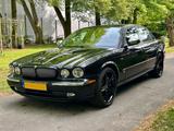 Jaguar XJR 4.2 V8 Kompressor in Triple Black  20 zoll - Jaguar XJR: Von Privat