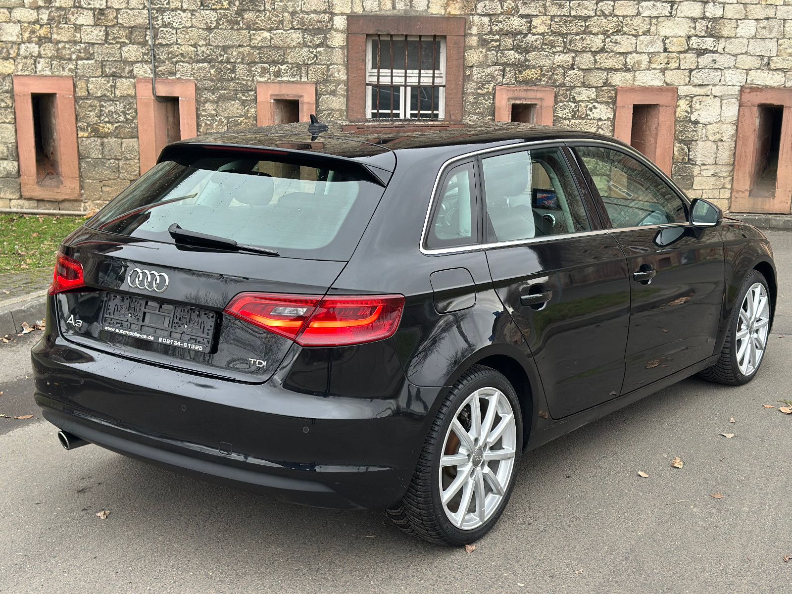 Fahrzeugabbildung Audi A3 SPORTBACK AMBITION*AUTOM+LEDER+KAMERA+KEYL.*