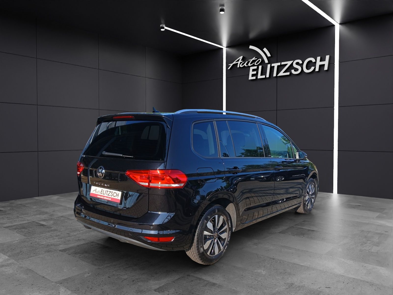 Fahrzeugabbildung Volkswagen Touran TSI Move DSG 7-Si Navi AID ACC PDC SH LM