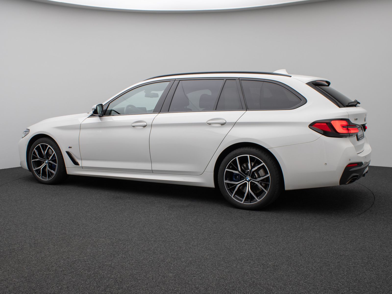 Fahrzeugabbildung BMW 540d xD M Sport Panoram Kamera Laser HUD H/K 19"